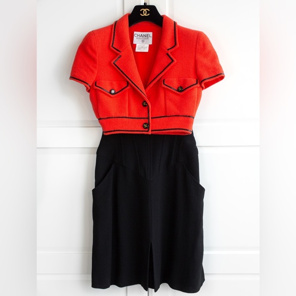 Iconic Chanel Vintage S/S 1995 Barbie Cropped Red Black 95P Jacket Skirt Suit - Picture 5 of 17
